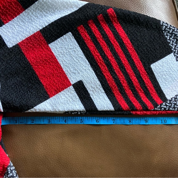 ALFRED DUNNER PETITE Red Black Cardigan w/attached Black Tank 3/4 Sleeve Size PM - Picture 9 of 10